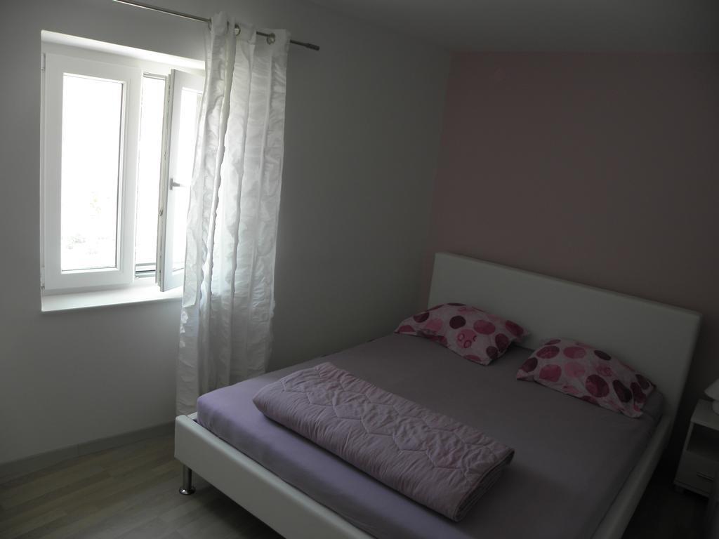 Apartment Jartic Betina  Ruang foto