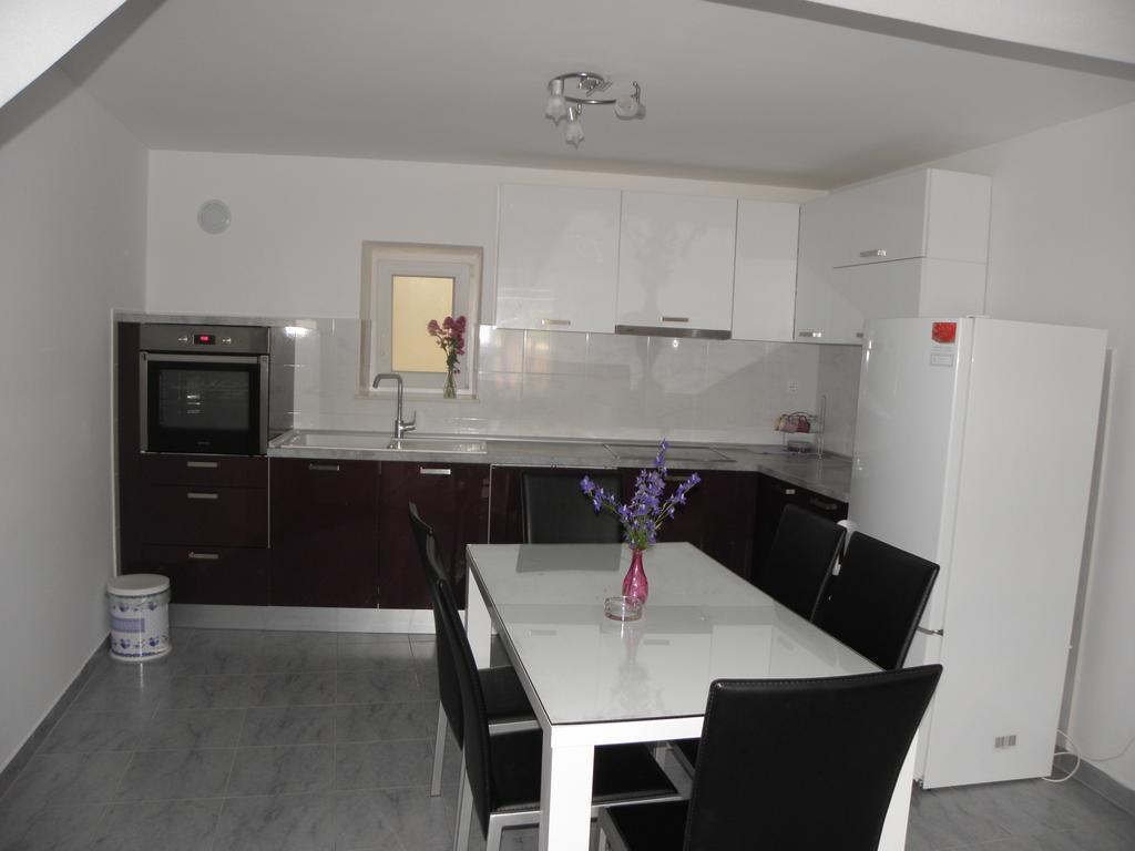 Apartment Jartic Betina  Ruang foto