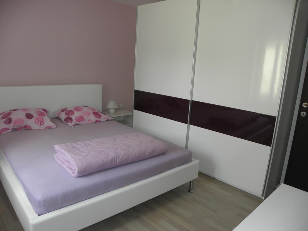 Apartment Jartic Betina  Ruang foto