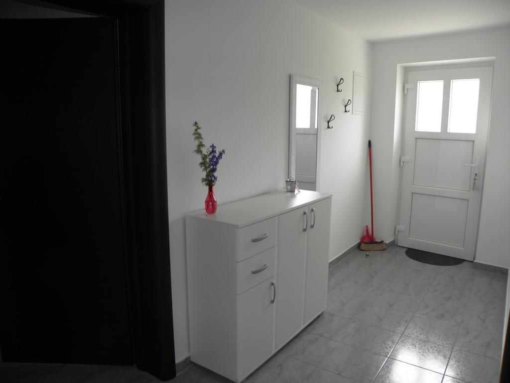 Apartment Jartic Betina  Ruang foto
