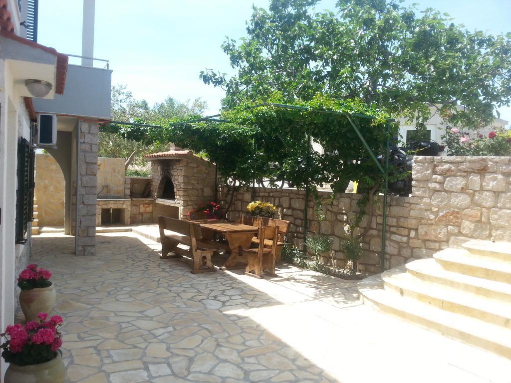 Apartment Jartic Betina  Bagian luar foto