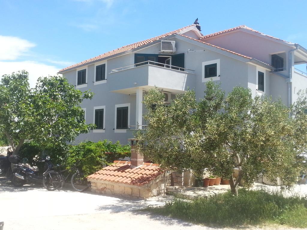 Apartment Jartic Betina  Bagian luar foto