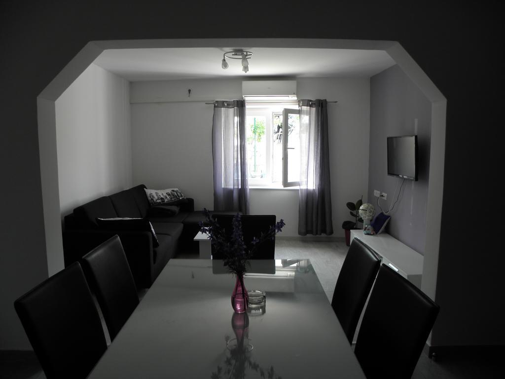 Apartment Jartic Betina  Bagian luar foto